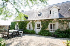 Maison charmante à Regnéville-sur-Mer avec jardin et vue mer.